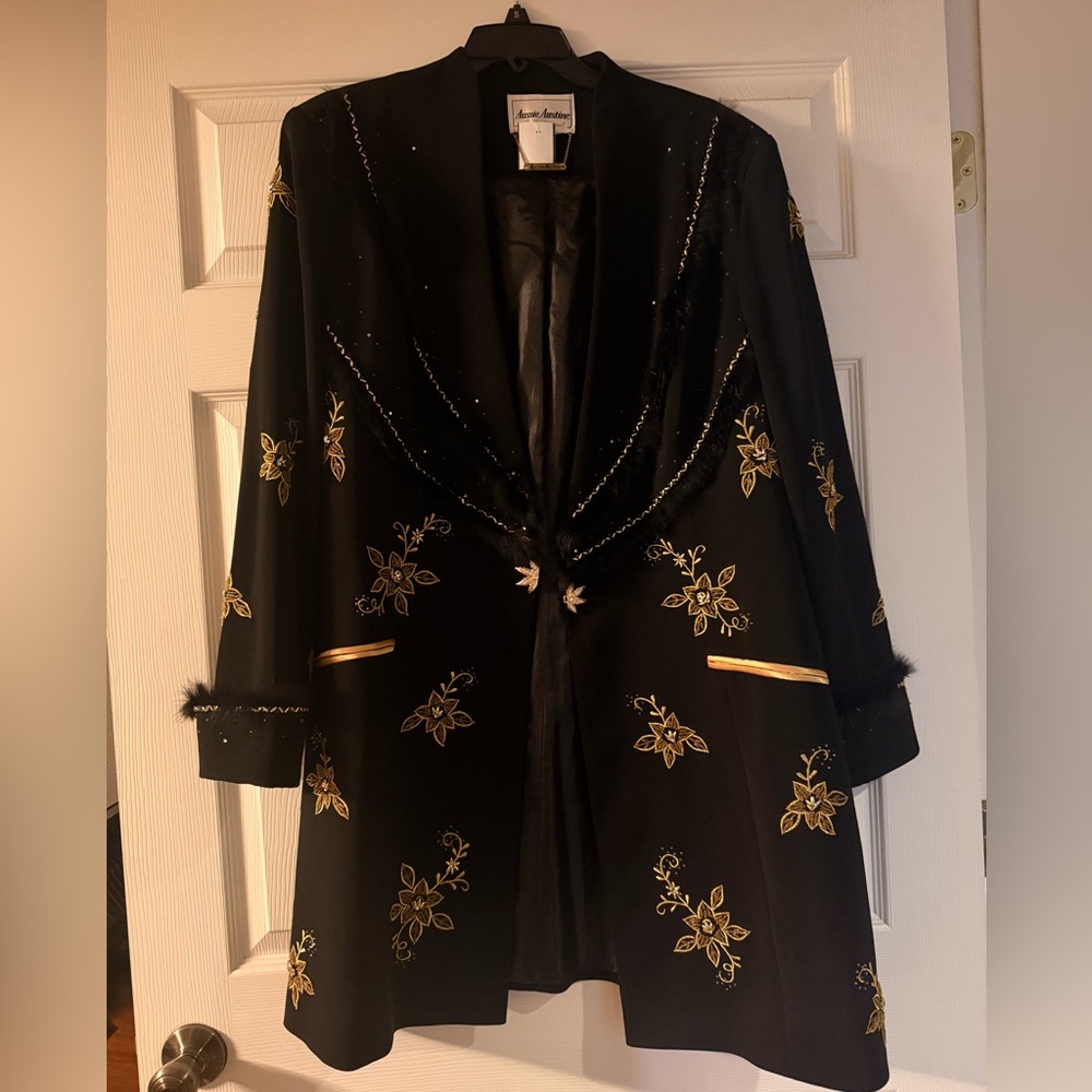 Aussie austine vintage Black Jacket with Gold Floral Embroidery and fur